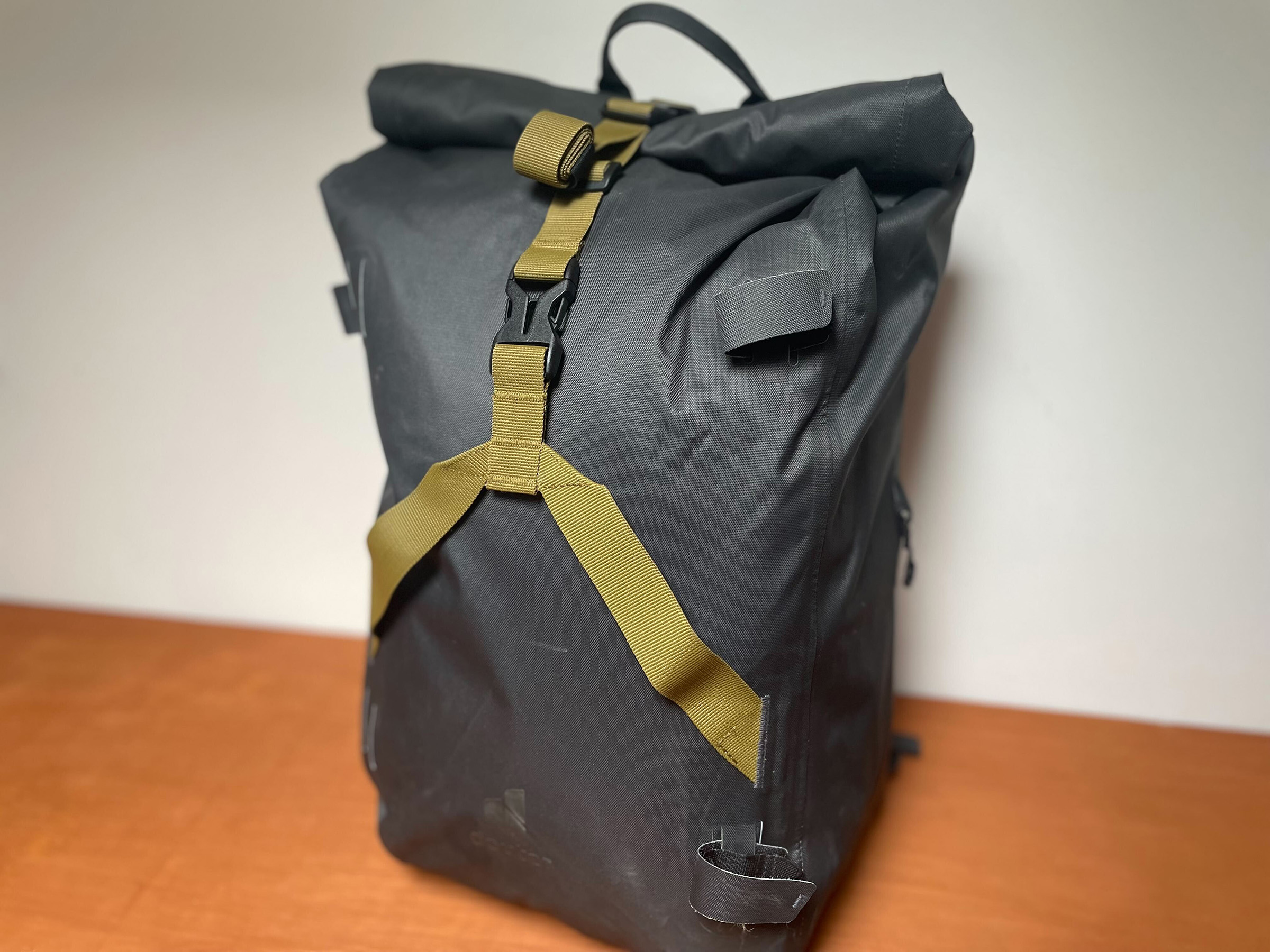 Deuter rolltop commuter bag